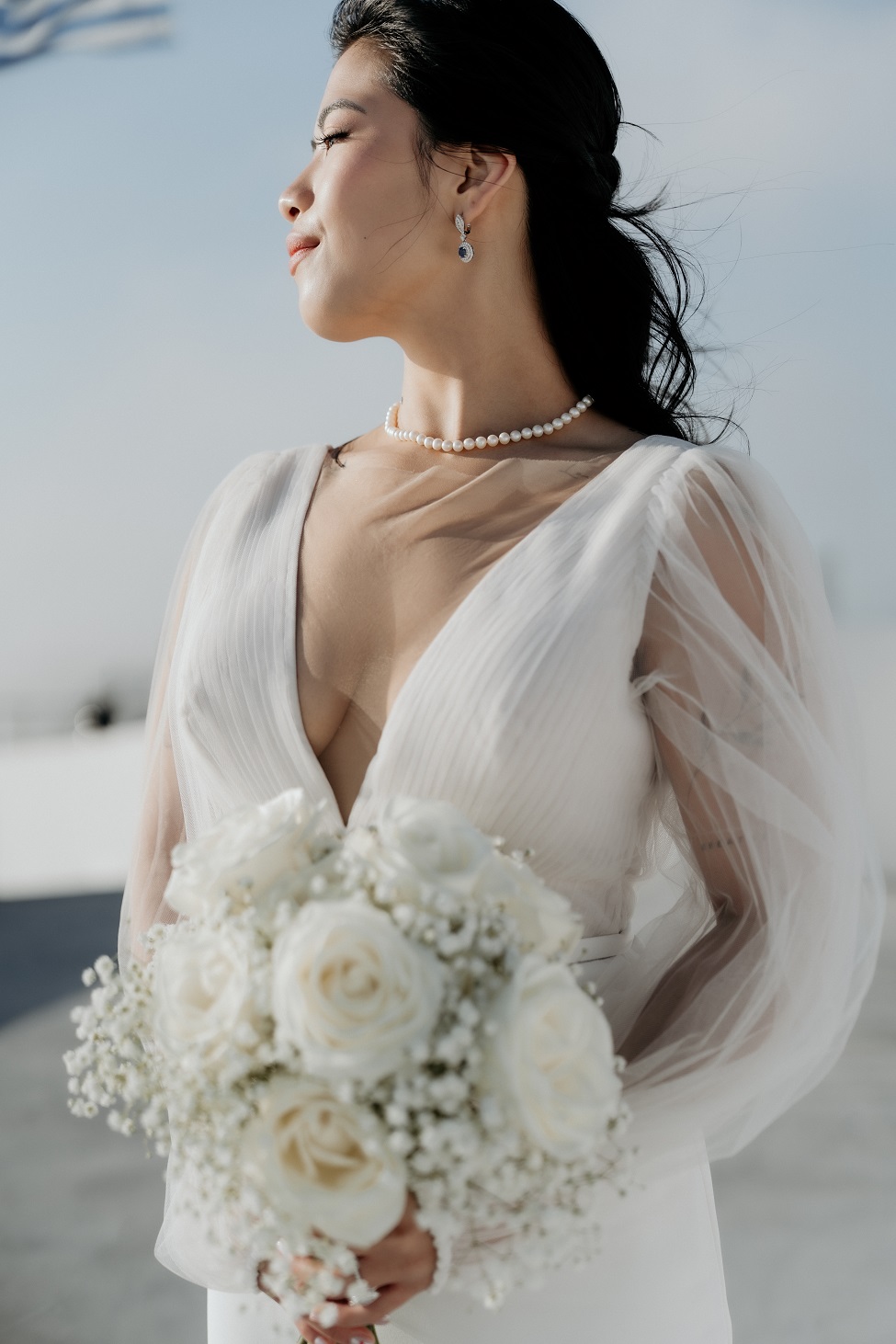 bouquets-elopement-wedding-in-santorini-greece